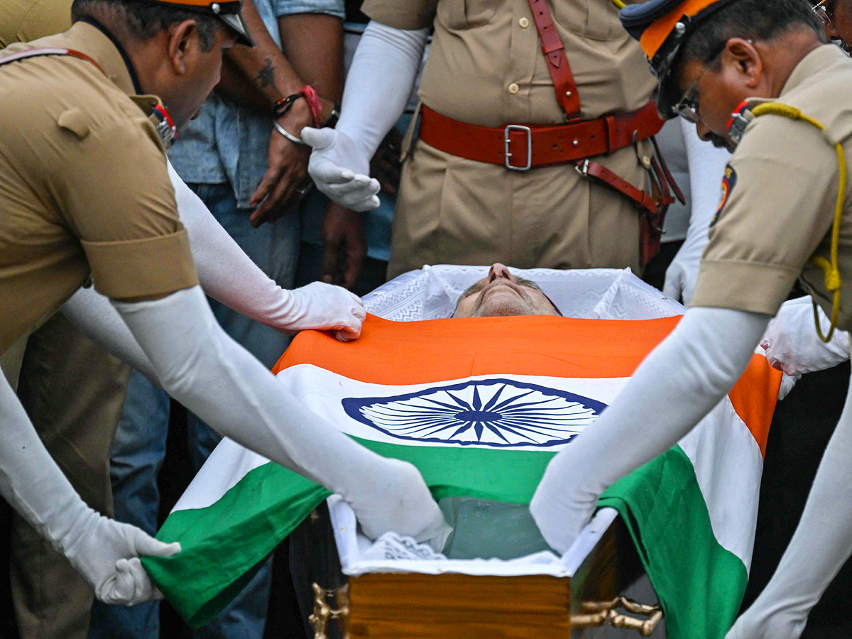 Ratan Tata's Last Rites With State Honours, Thousands Gather To Pay Tributes Photos22