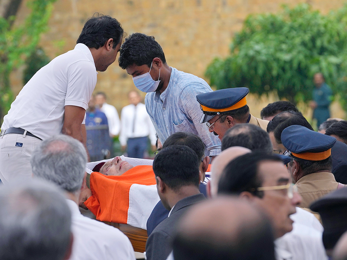 Tata Group Chairman Ratan Tata being taken to NCPA lawns for public viewing12