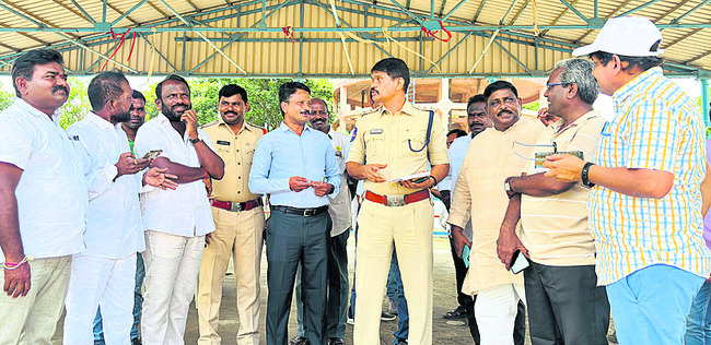 దసరా వేడుకలకు పకడ్బందీ ఏర్పాట్లు1