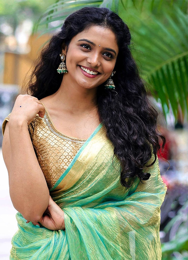 దసరా స్పెషల్.. చీరకట్టులో రూప ఎంత ముద్దుగా ఉందో..(ఫొటోలు) | Actress ...