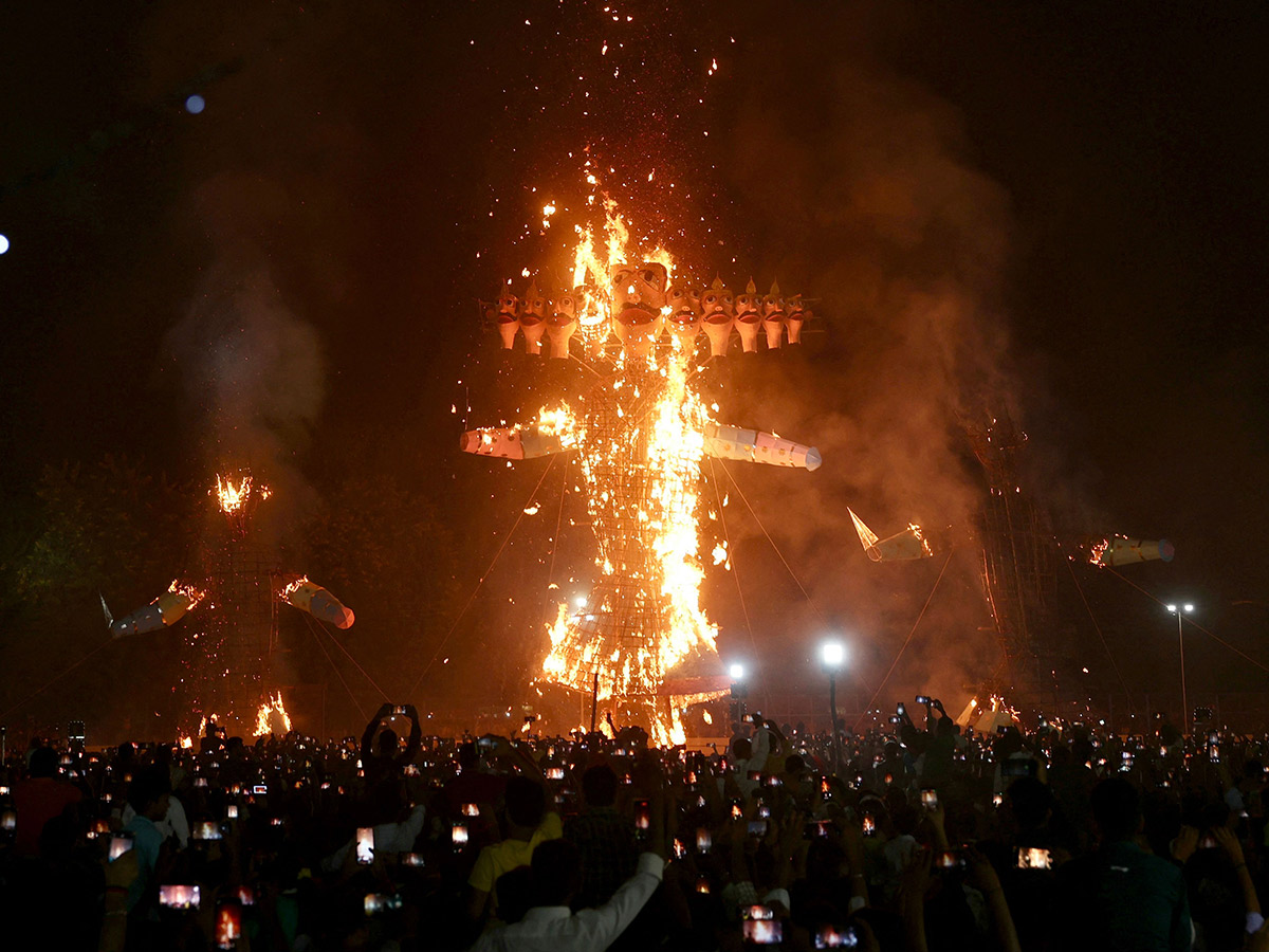 Hindu demon Ravana on the occasion of Dussehra festival24