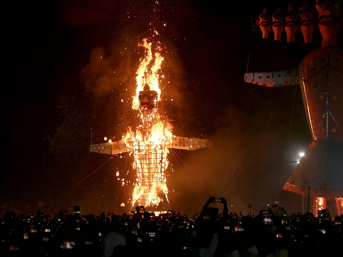 Hindu demon Ravana on the occasion of Dussehra festival25