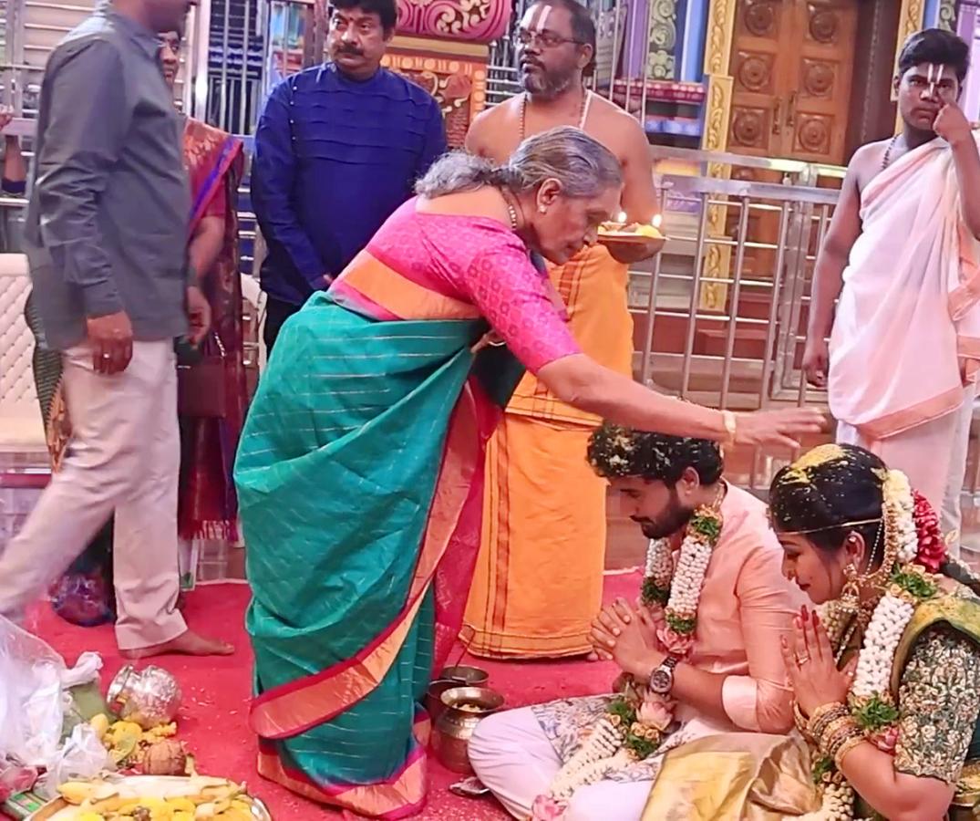 Nirupam Paritala Manjula got married again on their 15th wedding anniversary15