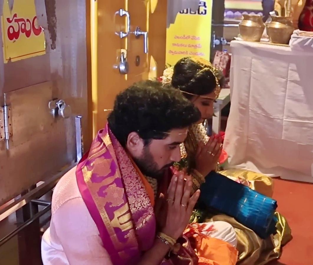 Nirupam Paritala Manjula got married again on their 15th wedding anniversary16