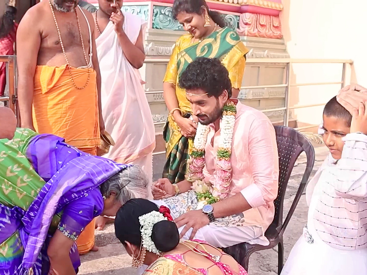 Nirupam Paritala Manjula got married again on their 15th wedding anniversary8