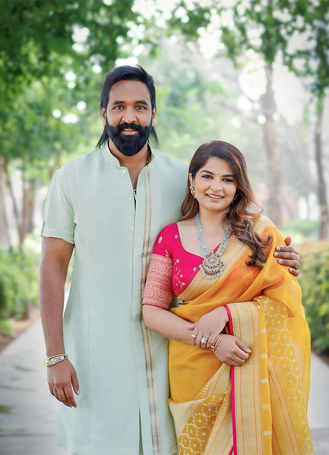 Vishnu Manchu celebrates Dussehra with his family photos12