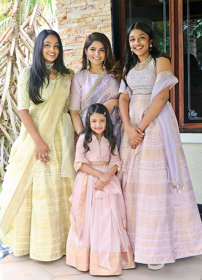 Vishnu Manchu celebrates Dussehra with his family photos8
