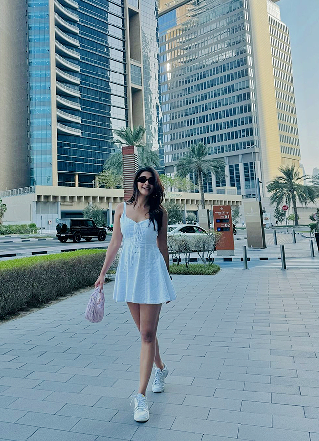 actress pooja hegde birthday special photos8