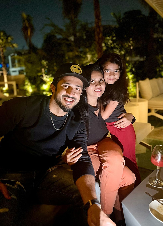 Anchor Ravi Shares Family Photos On His Anniversary11