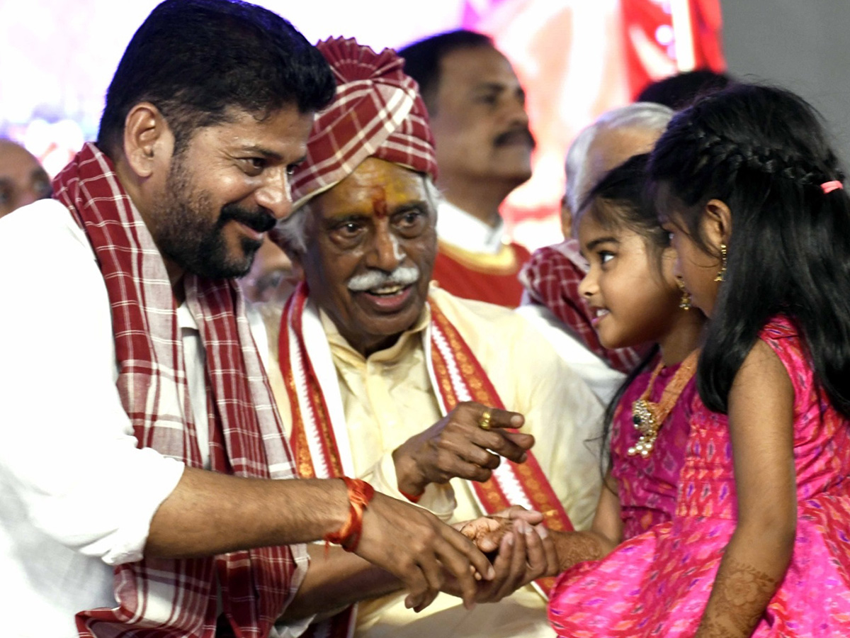 దసరా స్పెషల్‌ : హైదరాబాద్‌లో ‘అలయ్‌ బలయ్‌’ సందడి (ఫొటోలు) | CM Revanth ...