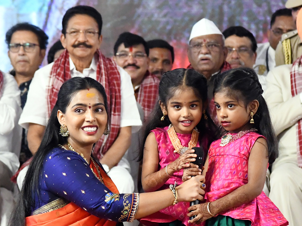దసరా స్పెషల్‌ : హైదరాబాద్‌లో ‘అలయ్‌ బలయ్‌’ సందడి (ఫొటోలు) | CM Revanth ...