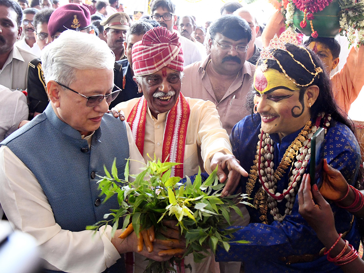 దసరా స్పెషల్‌ : హైదరాబాద్‌లో ‘అలయ్‌ బలయ్‌’ సందడి (ఫొటోలు) | CM Revanth ...
