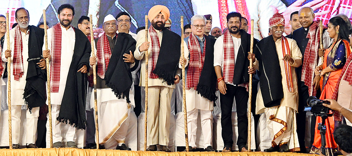 దసరా స్పెషల్‌ : హైదరాబాద్‌లో ‘అలయ్‌ బలయ్‌’ సందడి (ఫొటోలు) | CM Revanth ...