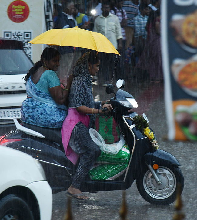 Heavy Rains in Nellore District Today10