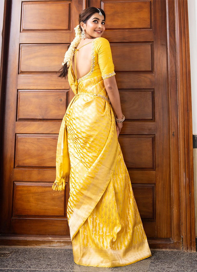 In Pics : Pooja Hegde Celebrates 34th Birthday In Sri Lanka16