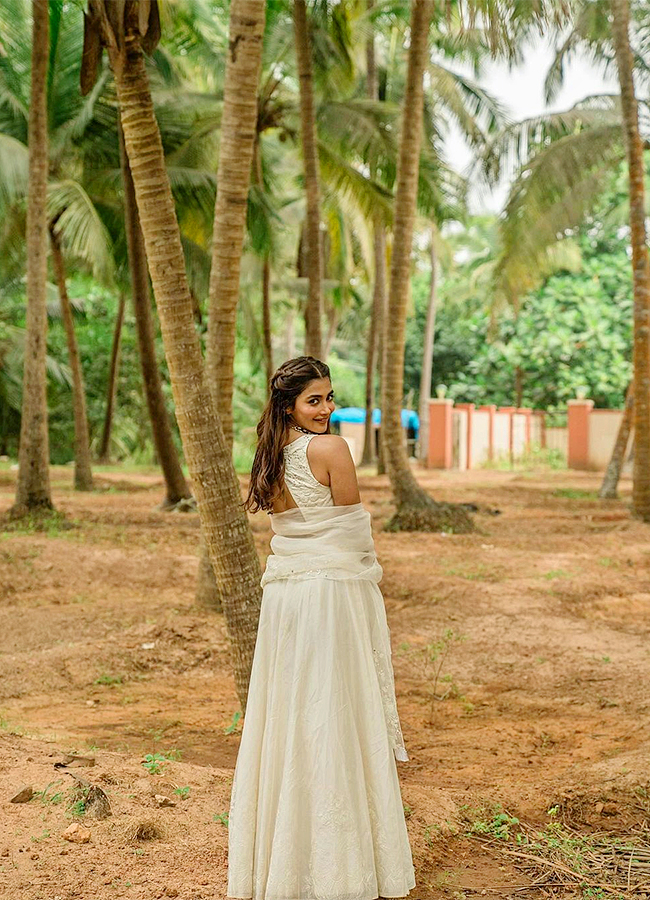 In Pics : Pooja Hegde Celebrates 34th Birthday In Sri Lanka20