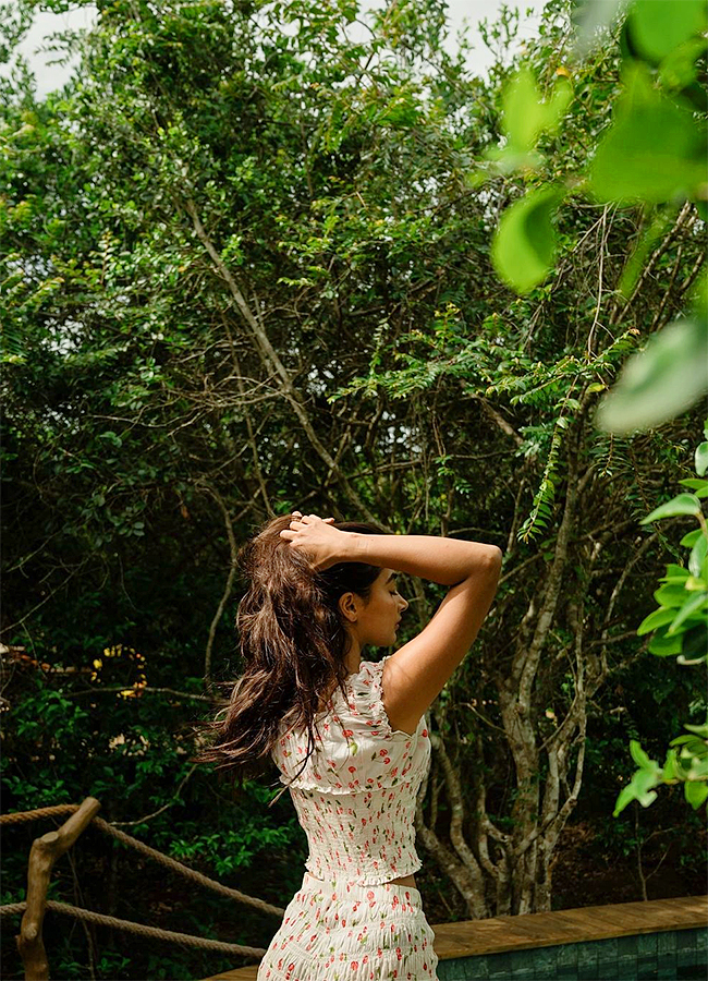 In Pics : Pooja Hegde Celebrates 34th Birthday In Sri Lanka4