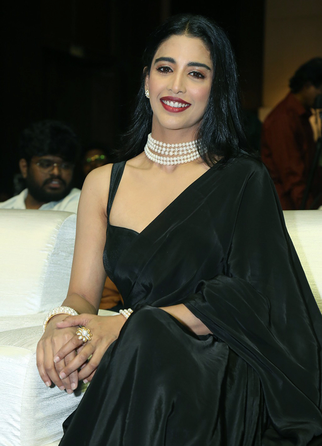 Actress Daksha Nagarkar Hot HD Images12
