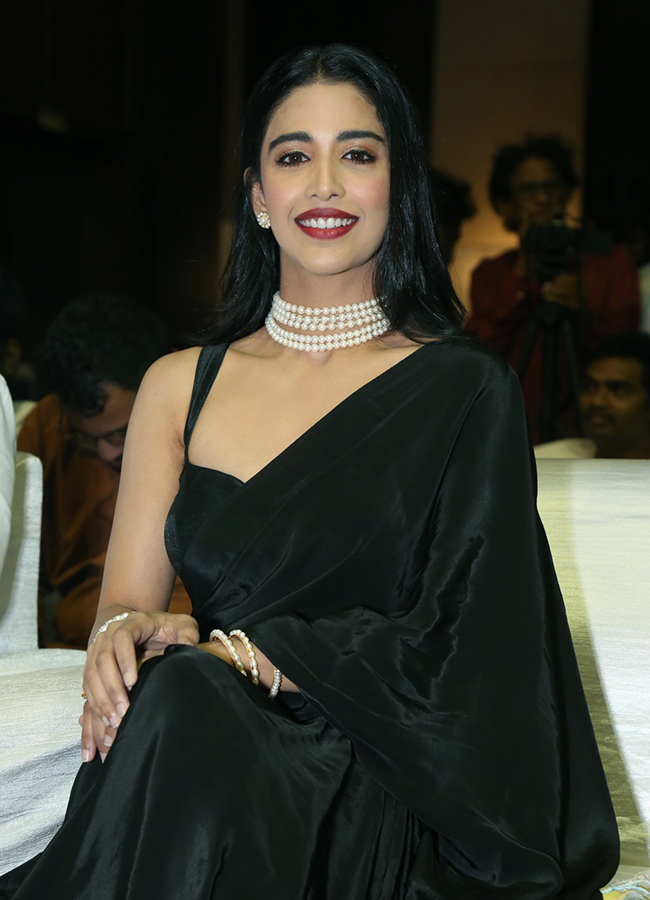 Actress Daksha Nagarkar Hot HD Images19