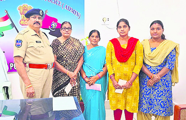 ‘పొన్నం’కు అభినందన
1