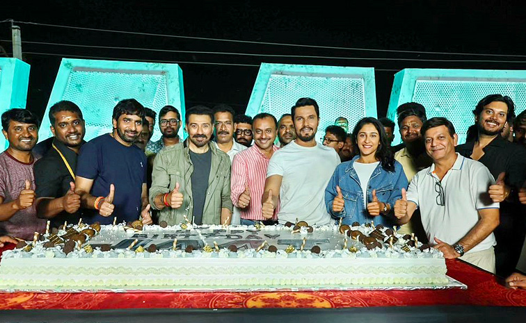 Sunny Deol’s 67th birthday on sets of Jaat Photos1
