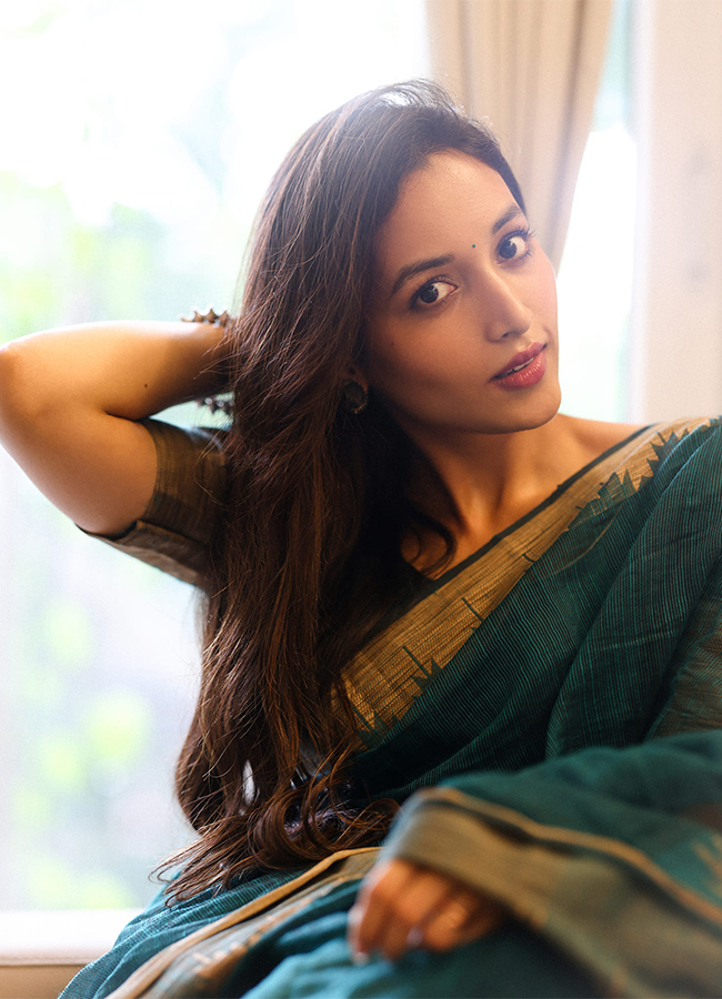 Actress Srinidhi Shetty Birthday Special Pics3