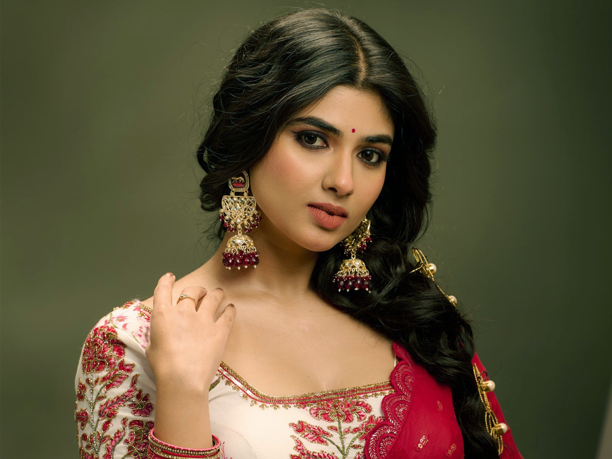 Laggam Moive Heroine Pragya Nagra HD Photos1