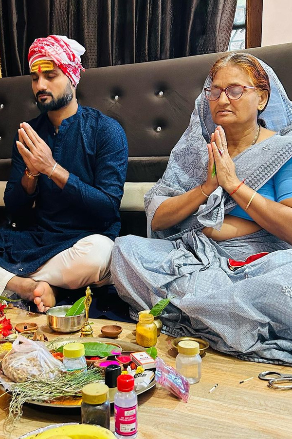 Jai Shree Ram: Akash Deep Visits Ayodhya Ram Mandir After IND Vs BAN Tests13