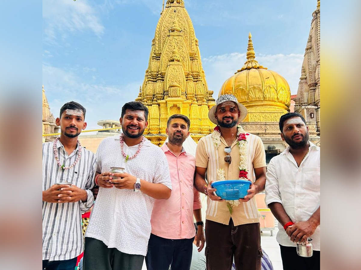 Jai Shree Ram: Akash Deep Visits Ayodhya Ram Mandir After IND Vs BAN Tests15