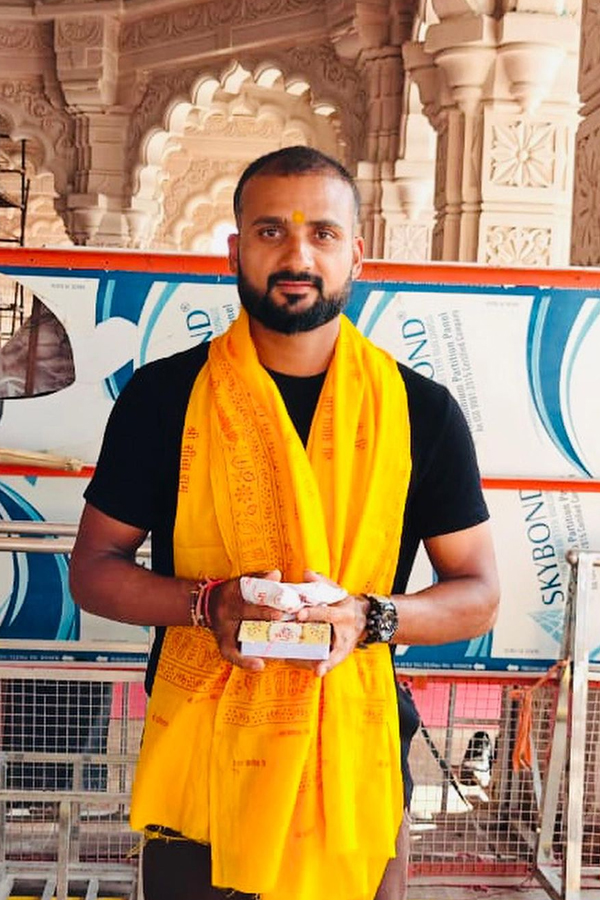 Jai Shree Ram: Akash Deep Visits Ayodhya Ram Mandir After IND Vs BAN Tests2