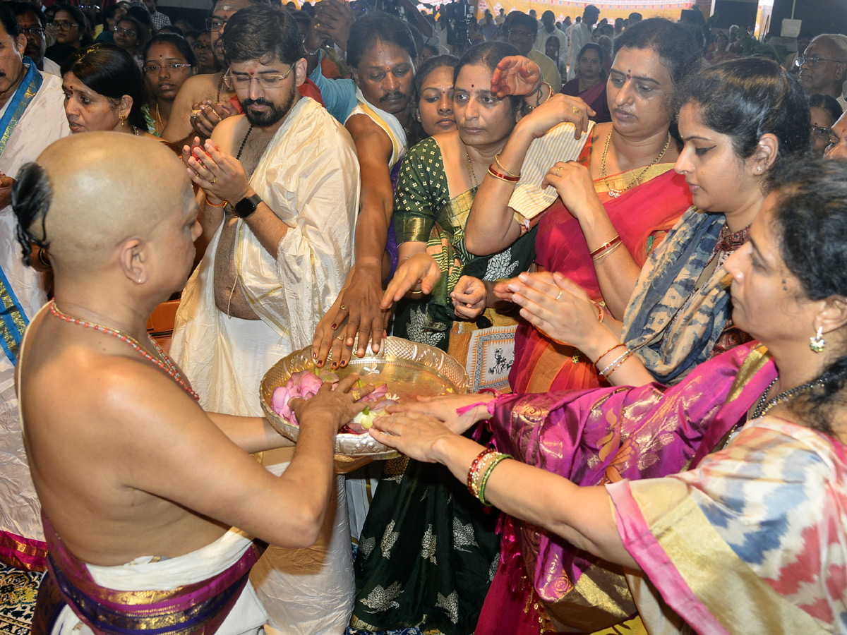 Dussehra Celebration Starts at Indrakeeladri Photos19