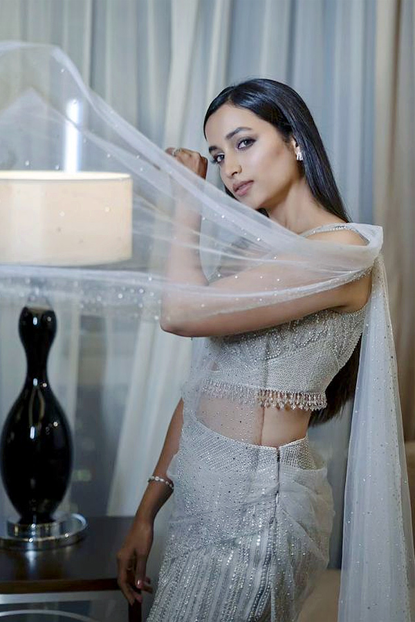 KGF Actress Srinidhi Shetty Cast Opposite Nani Photos3