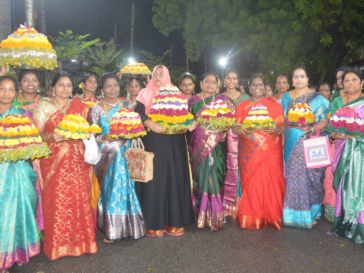 Bathukamma Grand Celebrations In Telangana Districts2