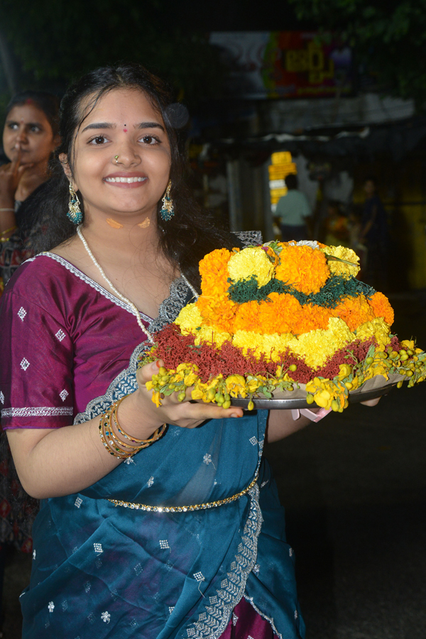 Bathukamma Grand Celebrations In Telangana Districts11