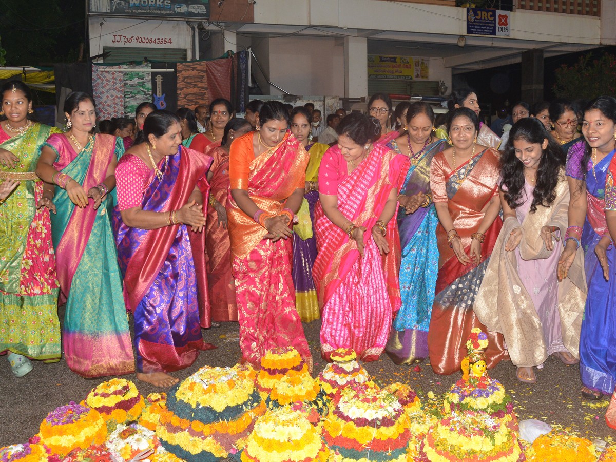 Bathukamma Grand Celebrations In Telangana Districts22