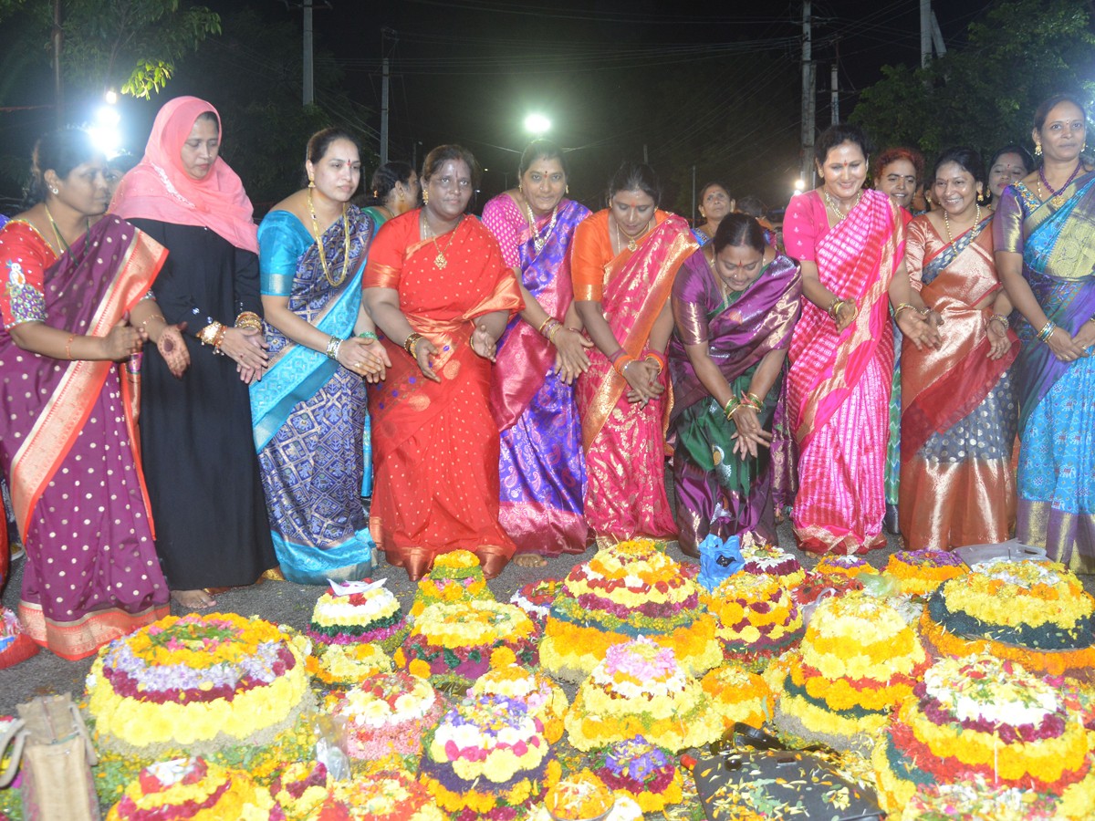 Bathukamma Grand Celebrations In Telangana Districts25
