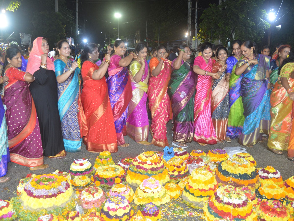 Bathukamma Grand Celebrations In Telangana Districts26