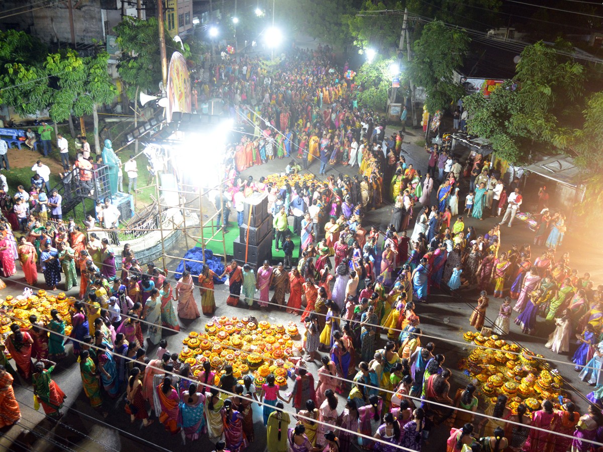 Bathukamma Grand Celebrations In Telangana Districts29