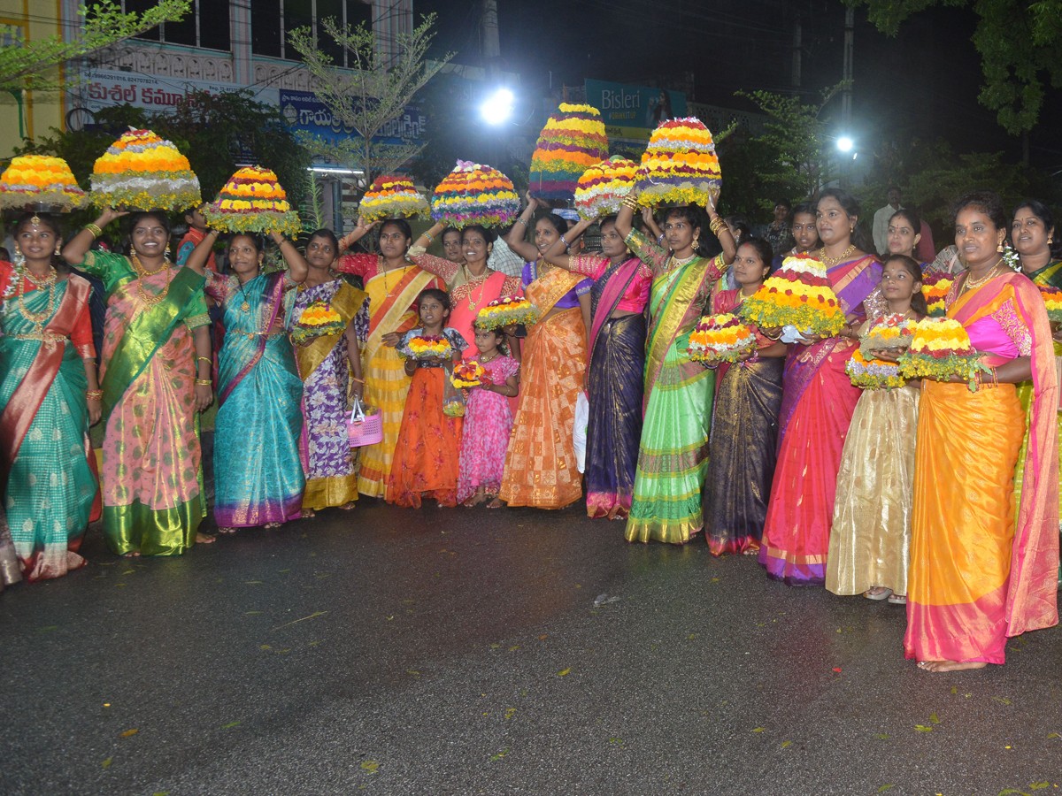Bathukamma Grand Celebrations In Telangana Districts4
