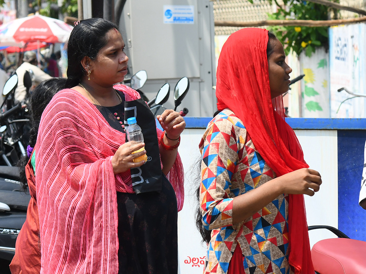 Vijayawada flood victims gathered outside the collector's office photo gallery. [node:summary]42