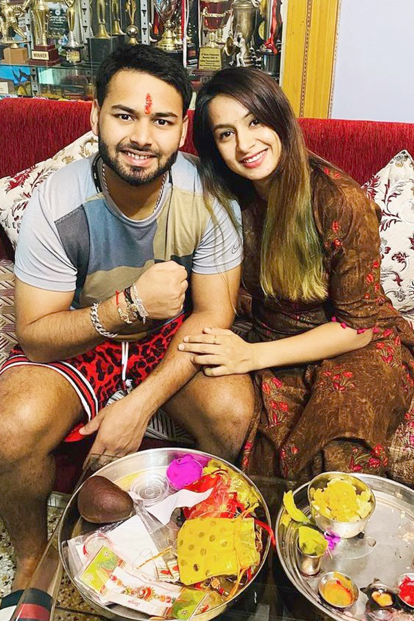 Even Though I m Older Than you: Rishabh Pant Sister Heartfelt Wishes On His Birthday Photos5