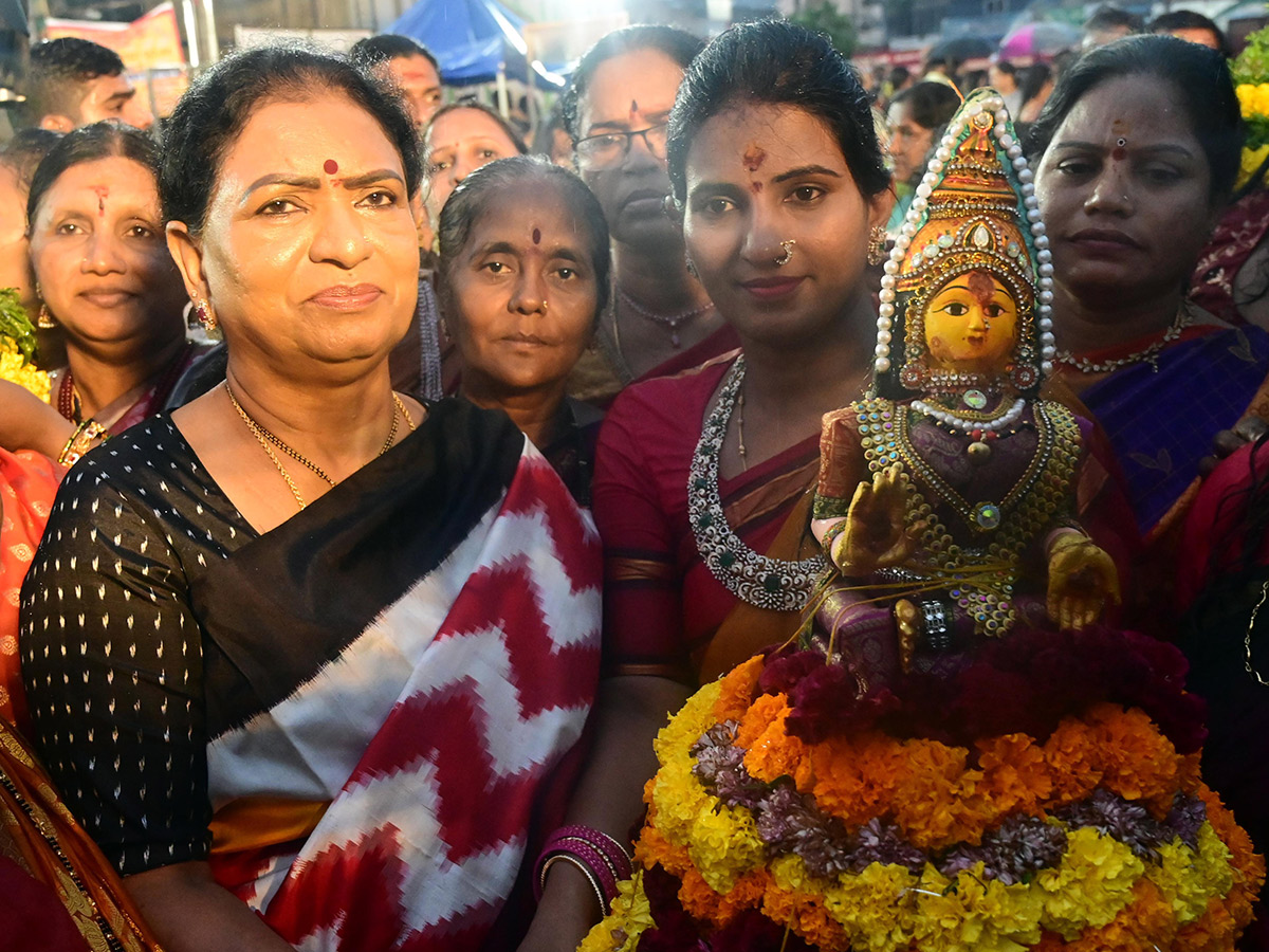 Bathukamma Celebrations at Charminar Bhagyalakshmi Temple18