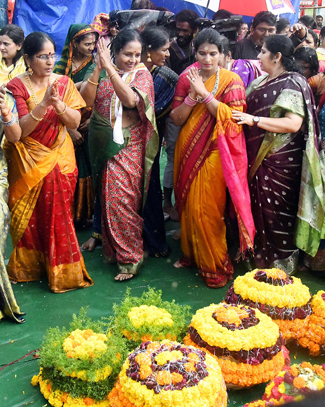 Bathukamma Celebrations at Charminar Bhagyalakshmi Temple3