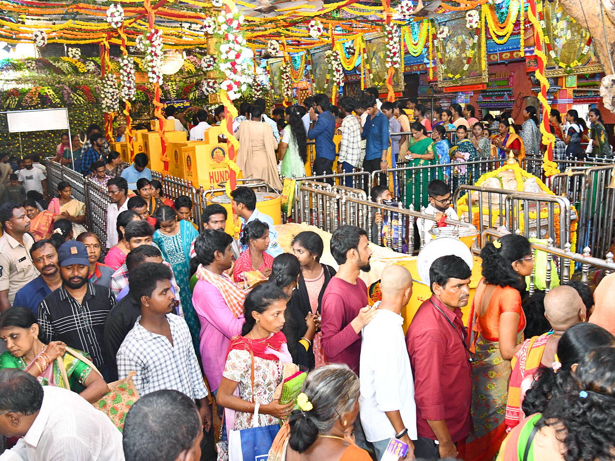 Dussehra Sarannavaratri Utsavalu 3rd Day at Indrakeeladri  Photos3