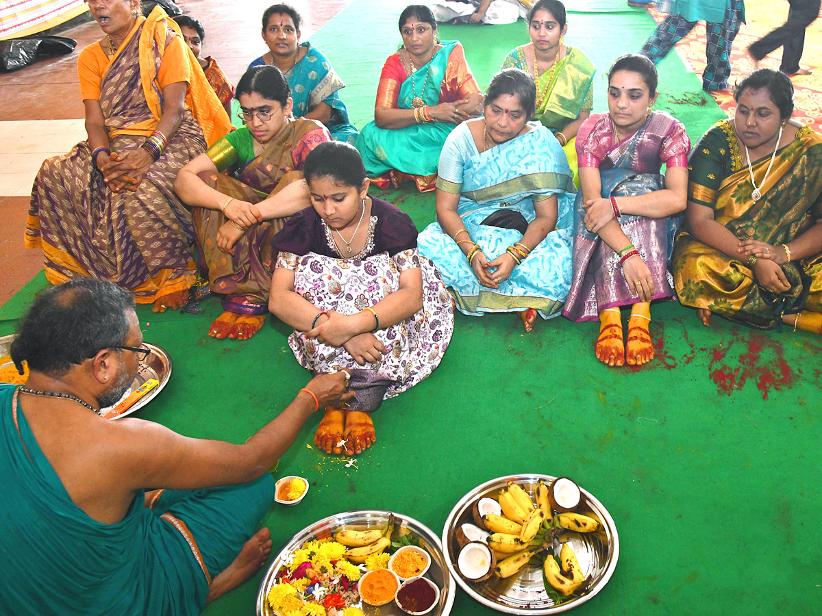 Dussehra Sarannavaratri Utsavalu 3rd Day at Indrakeeladri  Photos10