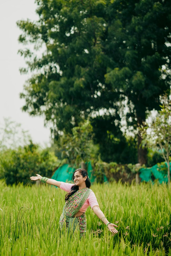 Bigg Boss Fame And Telugu Anchor Navratri Looks Photos Viral 6