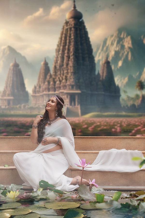 Kannada Actress Neha Ramakrishna Maternity Photoshoot Goes Viral4