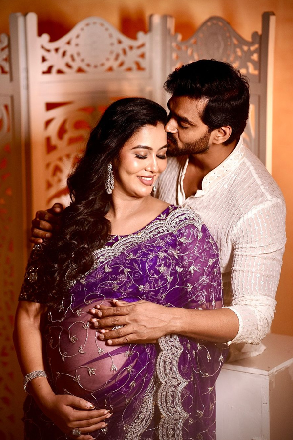 Kannada Actress Neha Ramakrishna Maternity Photoshoot Goes Viral6
