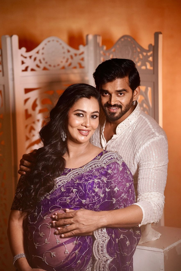 Kannada Actress Neha Ramakrishna Maternity Photoshoot Goes Viral8