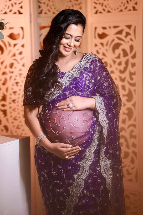 Kannada Actress Neha Ramakrishna Maternity Photoshoot Goes Viral10
